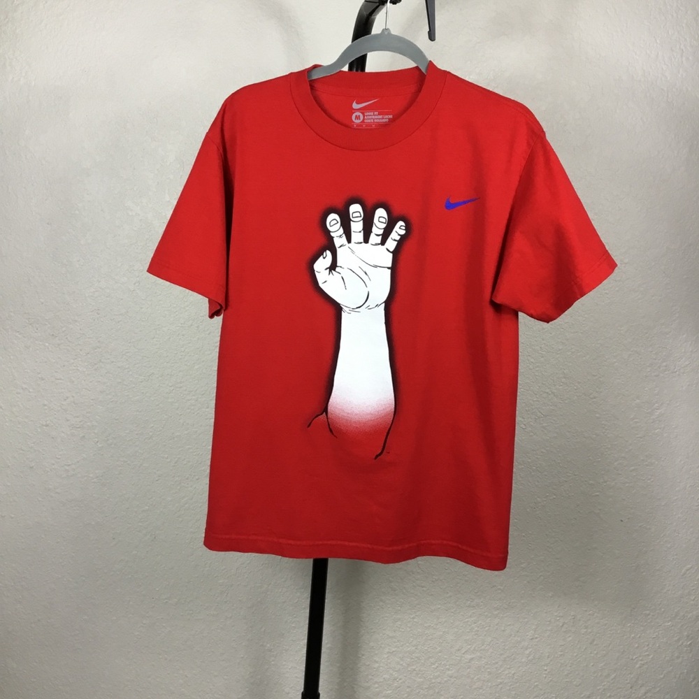 Nike  Loose Mans Fit T-Shirt Sz M Red Deer-Hand Graphic 100%Cotton Hallo…